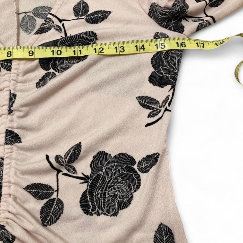3/$20 Candie’s Floral Ruffle Gathered Top Blouse Bell Sleeve Y2K Women’s Small - Picture 7 of 8